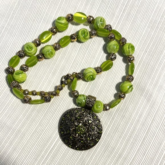 Glass Rose beads with Pendant - Picture 1 of 6
